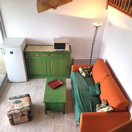 Appt T2 Mezzanine Classe Renove 2026 Avec Vue Paranomique Sur La Marina Et La Oriente Nord Est Et Dote De Plafonds Hauts, Cet Reste Naturellement Frais Et Aere! 公寓