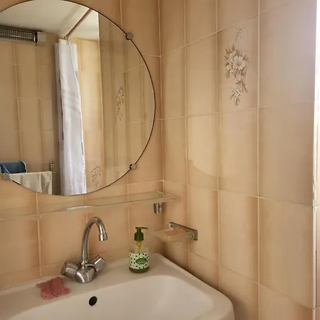 公寓 Appt T2 Mezzanine Classe Renove 2026 Avec Vue Paranomique Sur La Marina Et La Oriente Nord Est Et Dote De Plafonds Hauts, Cet Reste Naturellement Frais Et Aere!