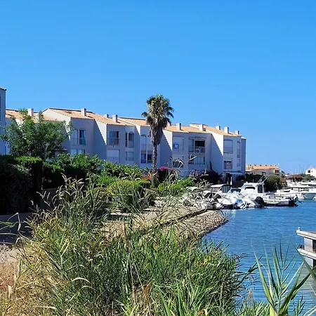 Appt T2 Mezzanine Classe Renove 2026 Avec Vue Paranomique Sur La Marina Et La Oriente Nord Est Et Dote De Plafonds Hauts, Cet Reste Naturellement Frais Et Aere! 公寓 圣西普里安