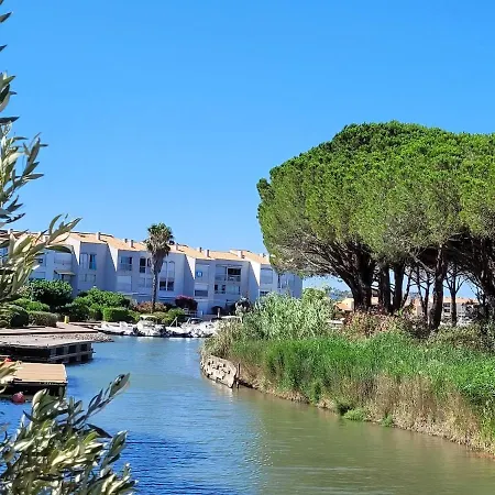 Appt T2 Mezzanine Classe Renove 2026 Avec Vue Paranomique Sur La Marina Et La Oriente Nord Est Et Dote De Plafonds Hauts, Cet Reste Naturellement Frais Et Aere! *