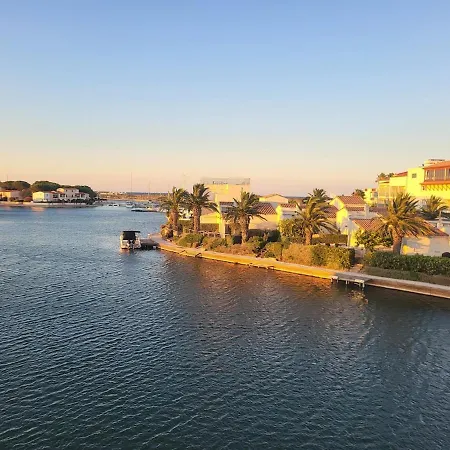 公寓 Appt T2 Mezzanine Classe Renove 2026 Avec Vue Paranomique Sur La Marina Et La Oriente Nord Est Et Dote De Plafonds Hauts, Cet Reste Naturellement Frais Et Aere! *